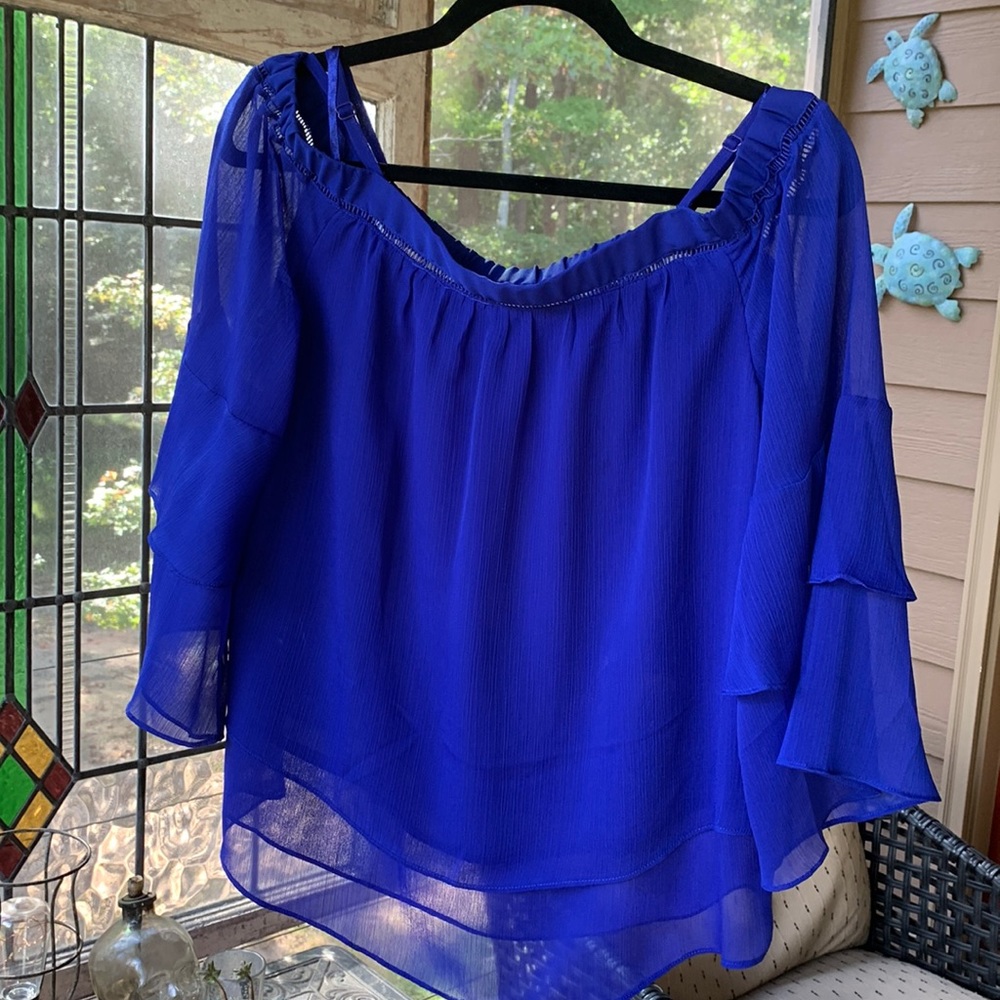 INC Beautiful cold shoulder blouse